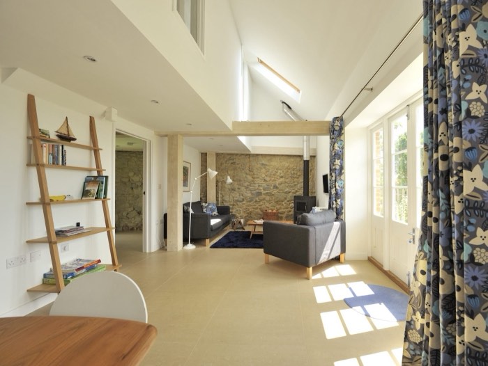 Buddle Place Barn — image 9
