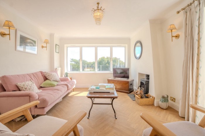 Ventnor Bungalow, Isle of Wight — image 8
