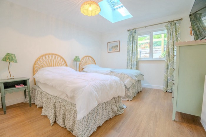Ventnor Bungalow, Isle of Wight — image 13