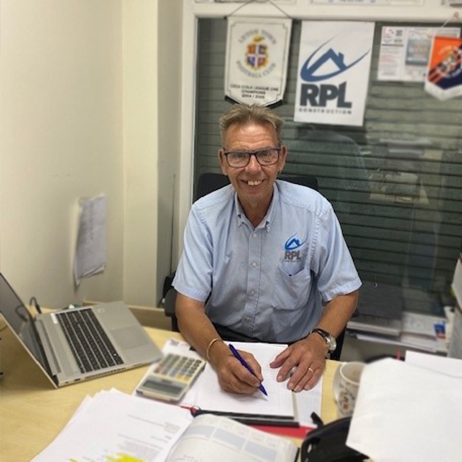 Paul, Contracts Manager, Luton